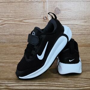 Nike Infinity Flow Sneakers